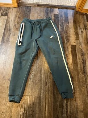 Nike Tech Reflective Joggers